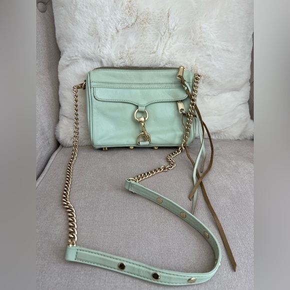 PRE-OWNED REBECCA MINKOFF LEATHER MINI MAC ALOE CLUTCH HANDBAG PURSE.